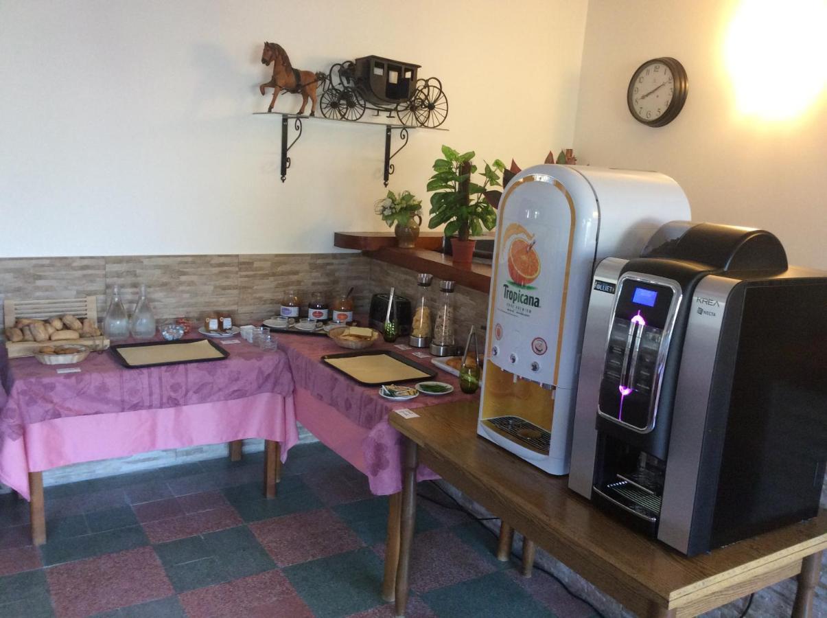 Hotel Restaurant De La Poste Aullene Buitenkant foto