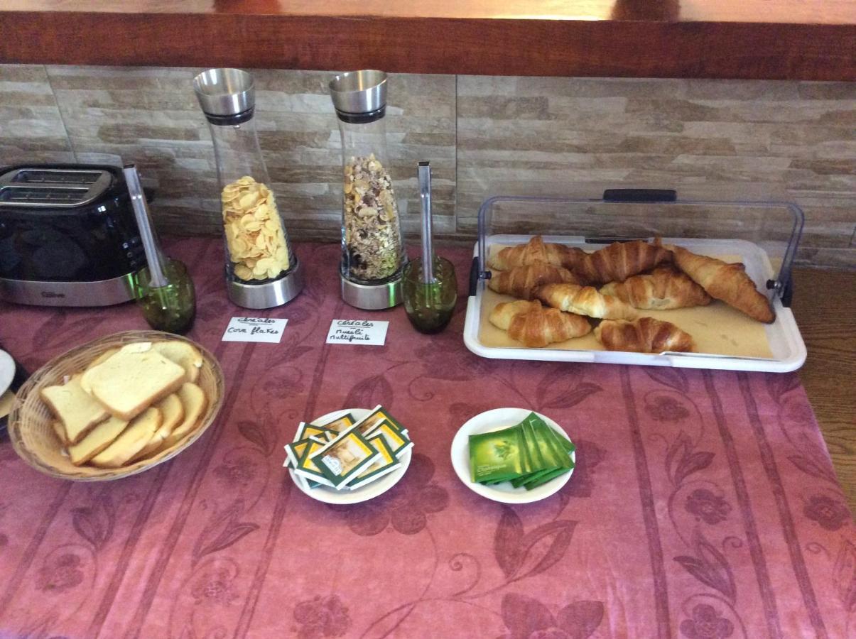 Hotel Restaurant De La Poste Aullene Buitenkant foto