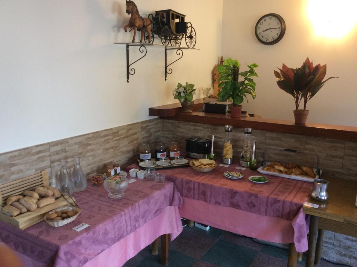Hotel Restaurant De La Poste Aullene Buitenkant foto