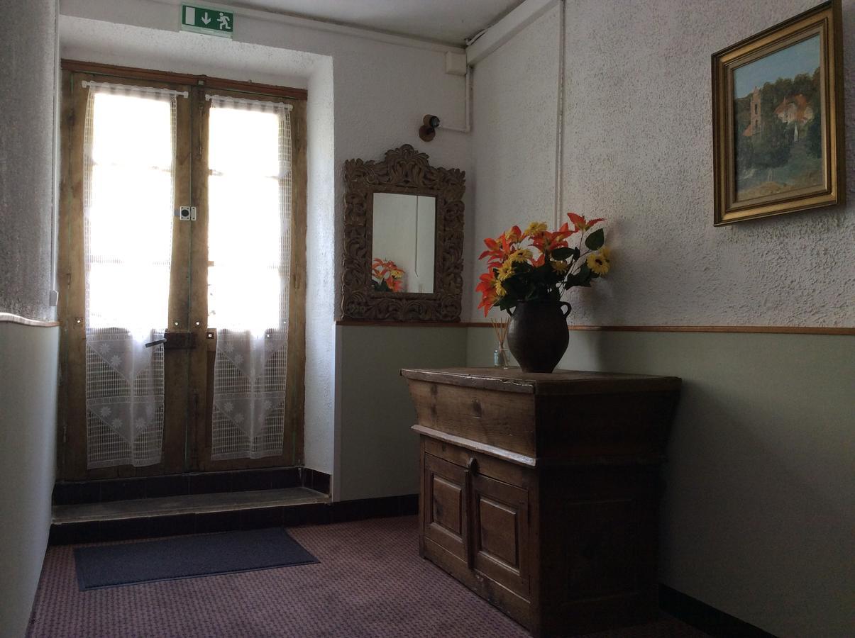 Hotel Restaurant De La Poste Aullene Buitenkant foto